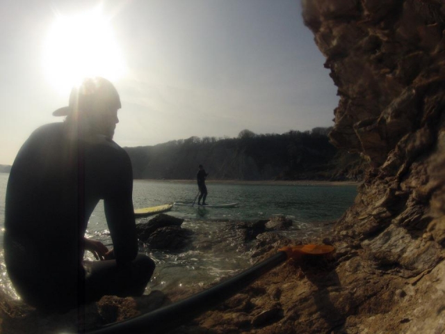  在阿基坦划桨冲浪 